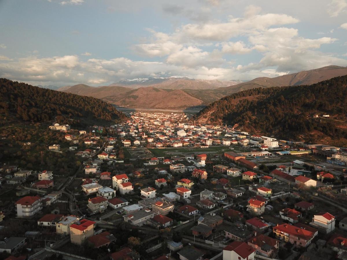 Elbasan Backpacker Hostel Elbasani Exterior foto
